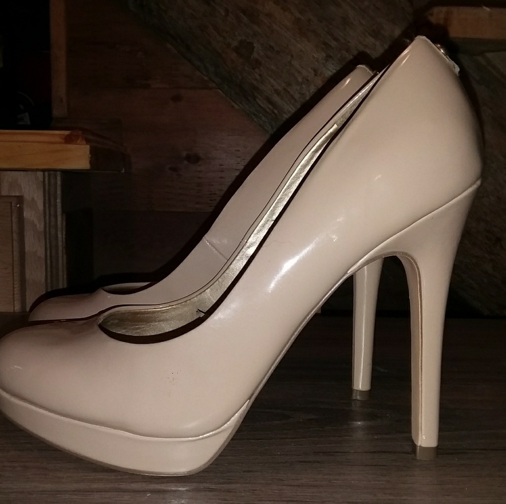 heels - Picture 2 of 4